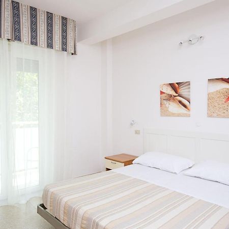 Hotel Helios Riccione Exterior foto