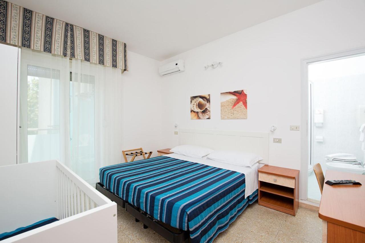 Hotel Helios Riccione Exterior foto