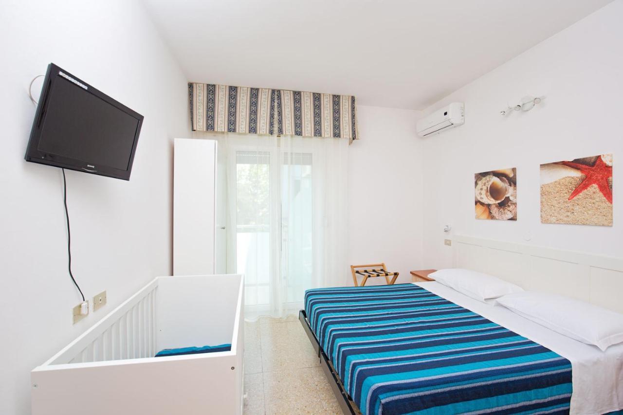 Hotel Helios Riccione Exterior foto