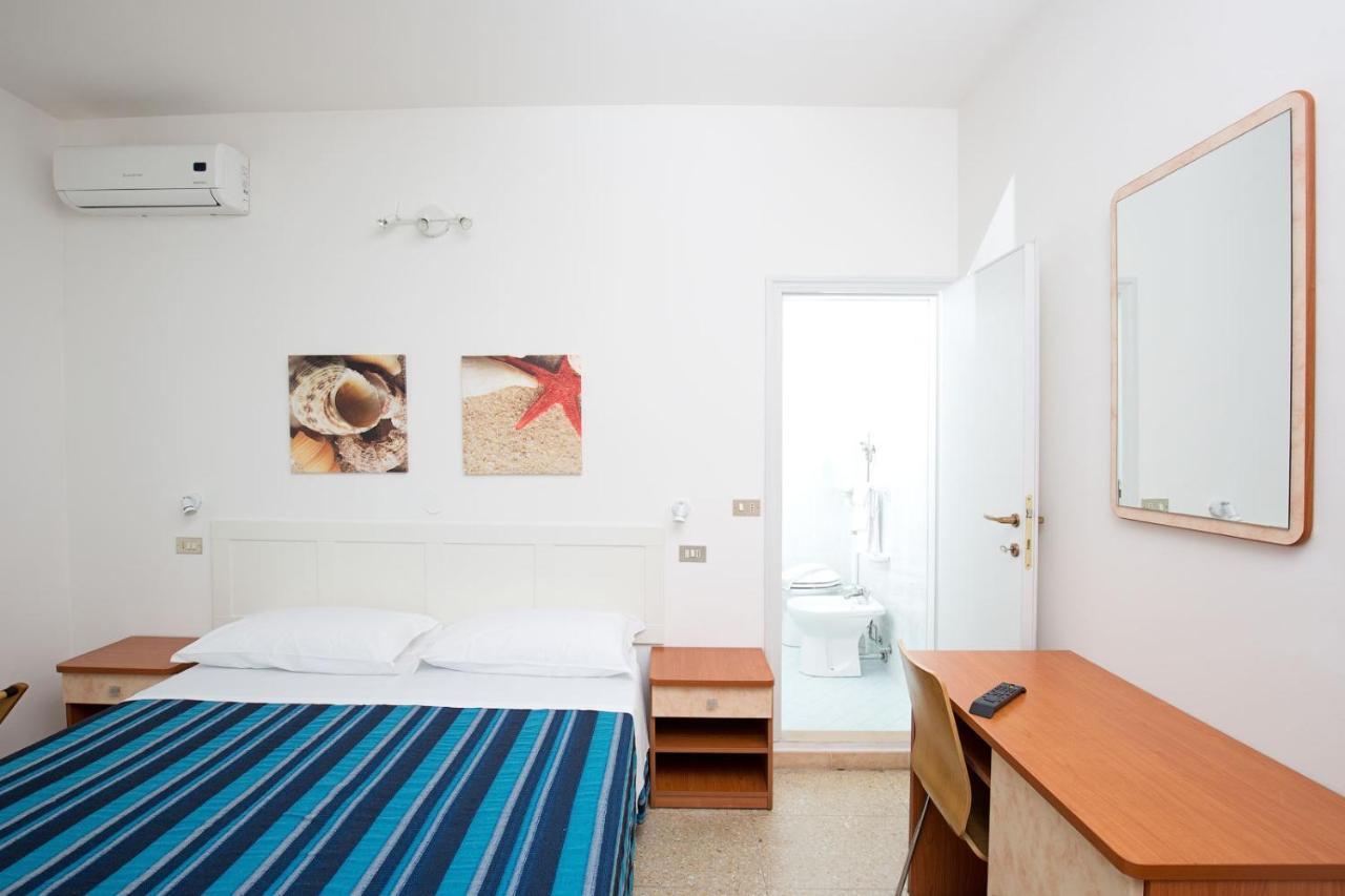 Hotel Helios Riccione Exterior foto